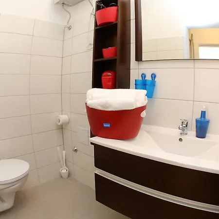 Street And Guest house 3*