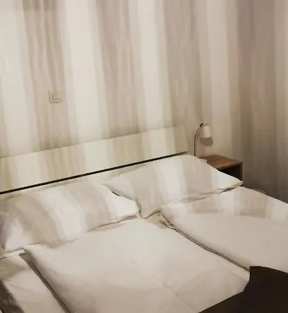 Street Apartments&room Gasthuis 3*