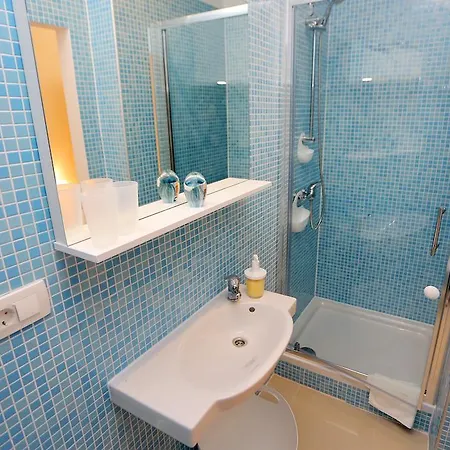 Street Apartments&room