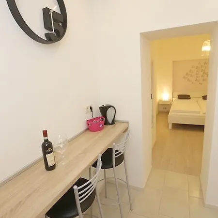 Street Apartments&room Gasthuis