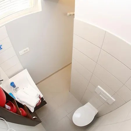 Street Apartments&room 3*