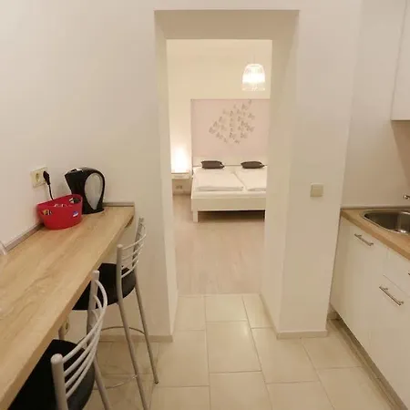 Street Apartments&room Zadar