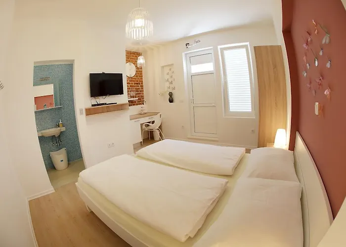 Guest house Street And 3*