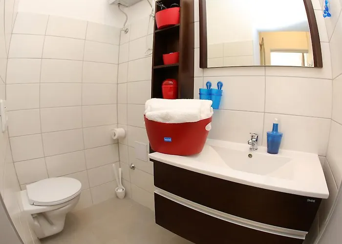 Street And Guest house 3*